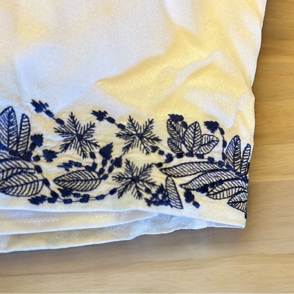 BeBe Lace shorts | SIZE XS - Picture 6 of 6